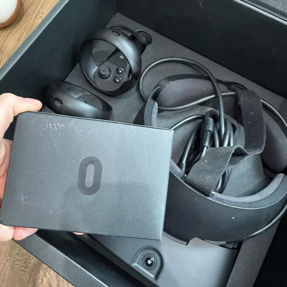 Oculus Rift S VIRTUAL REALITY headset